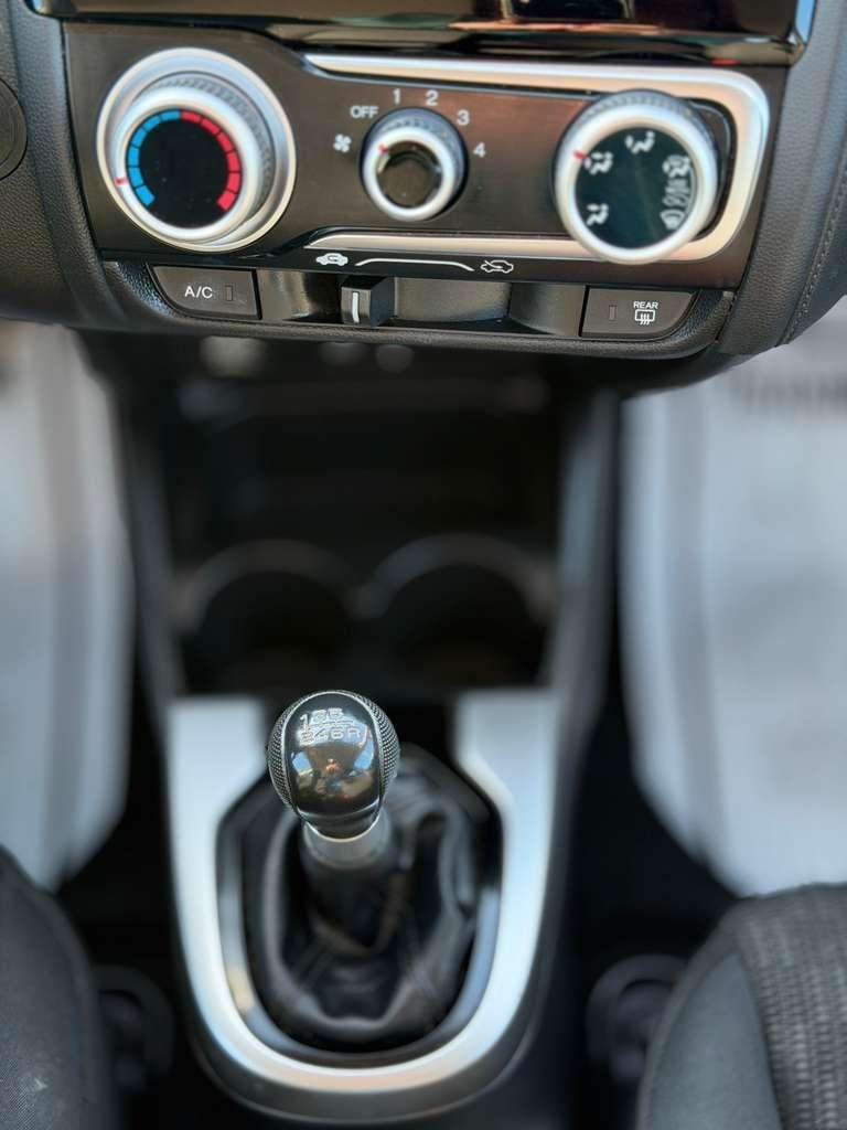 Honda Fit LX 6-Spd MT 2015