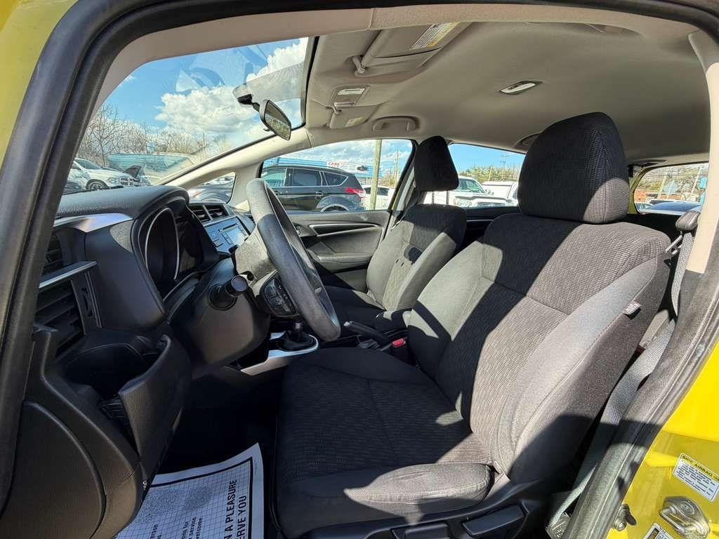 Honda Fit LX 6-Spd MT 2015