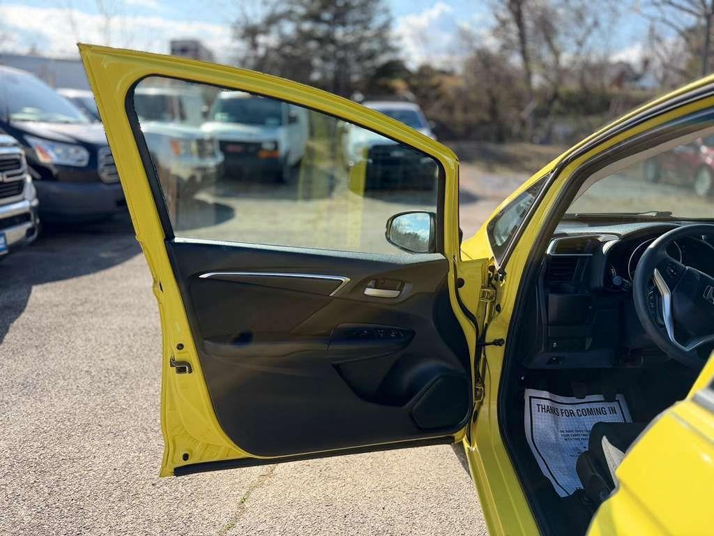 Honda Fit LX 6-Spd MT 2015