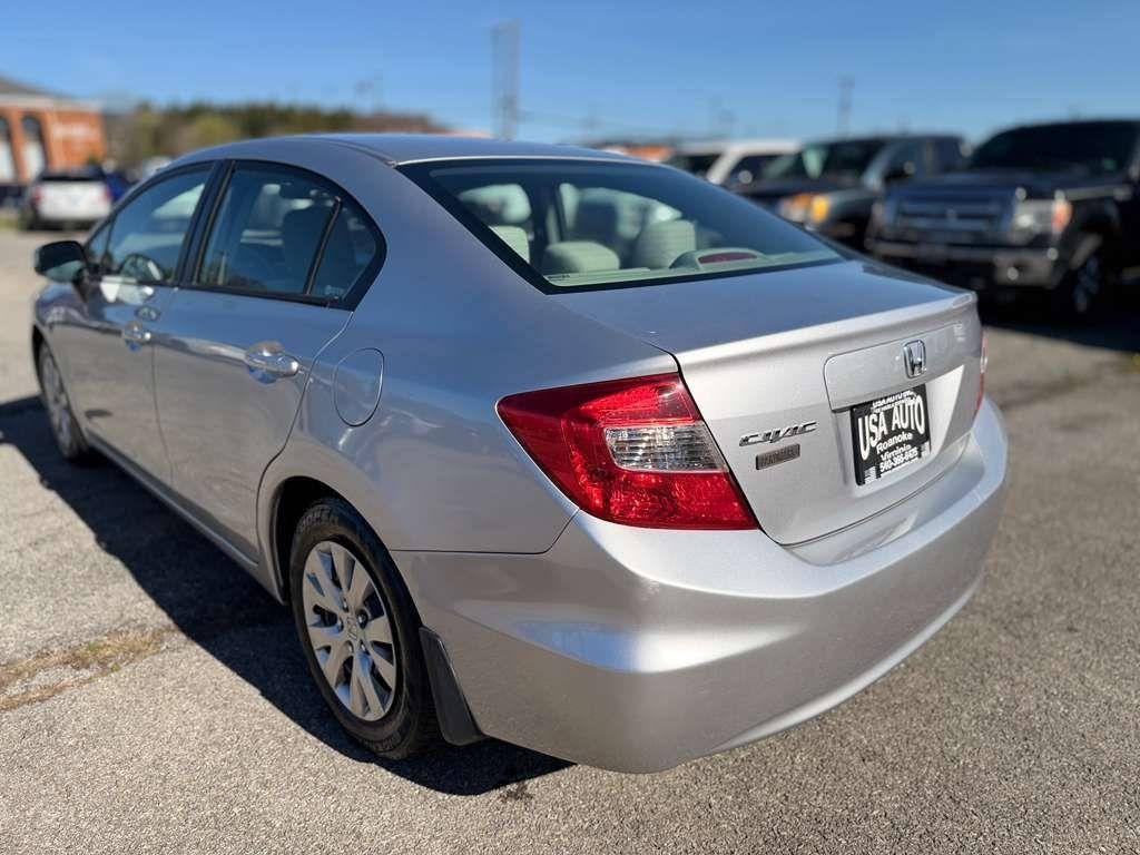 Honda Civic LX Sedan 5-Speed AT 2012