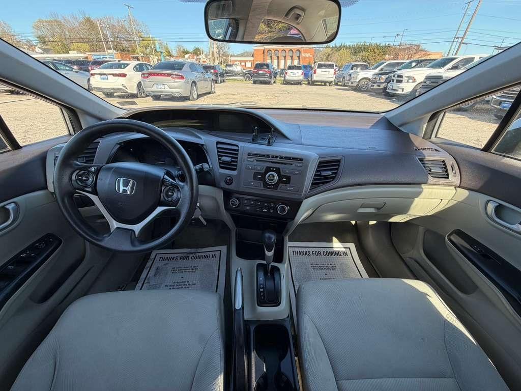 Honda Civic LX Sedan 5-Speed AT 2012