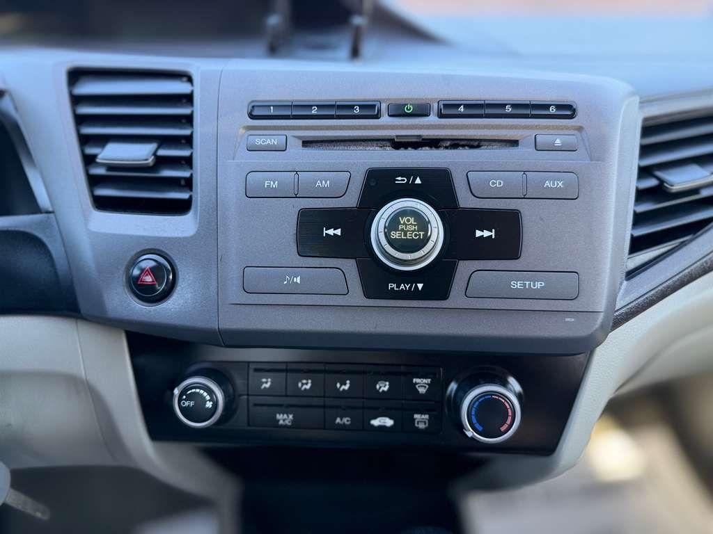 Honda Civic LX Sedan 5-Speed AT 2012