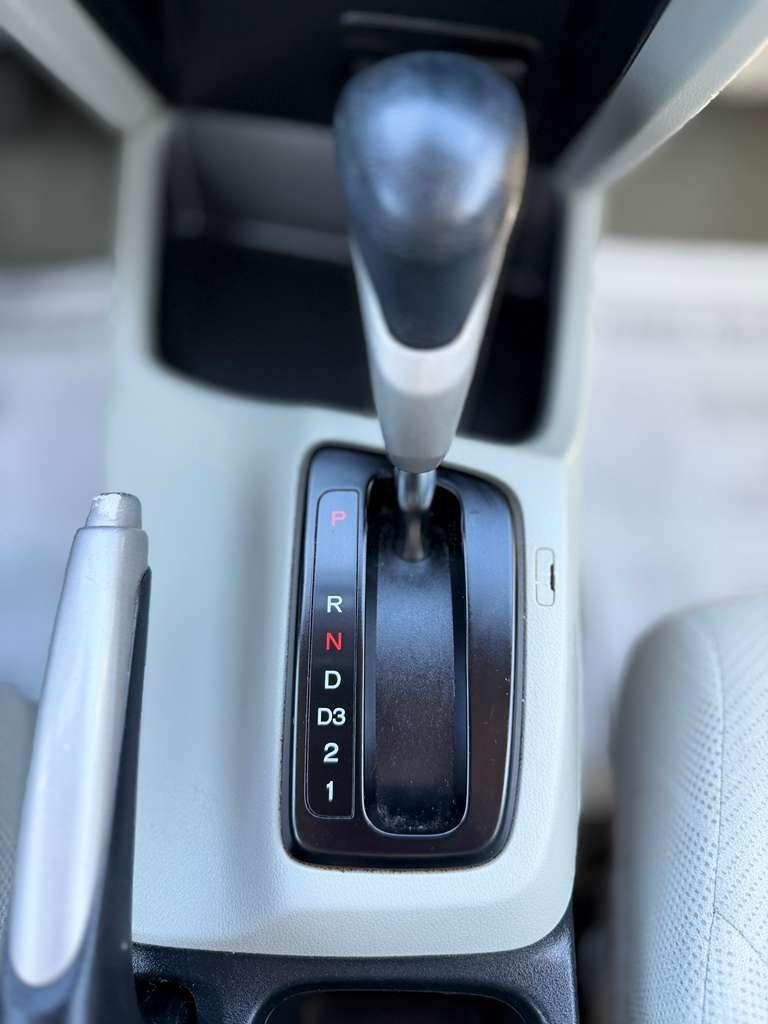 Honda Civic LX Sedan 5-Speed AT 2012