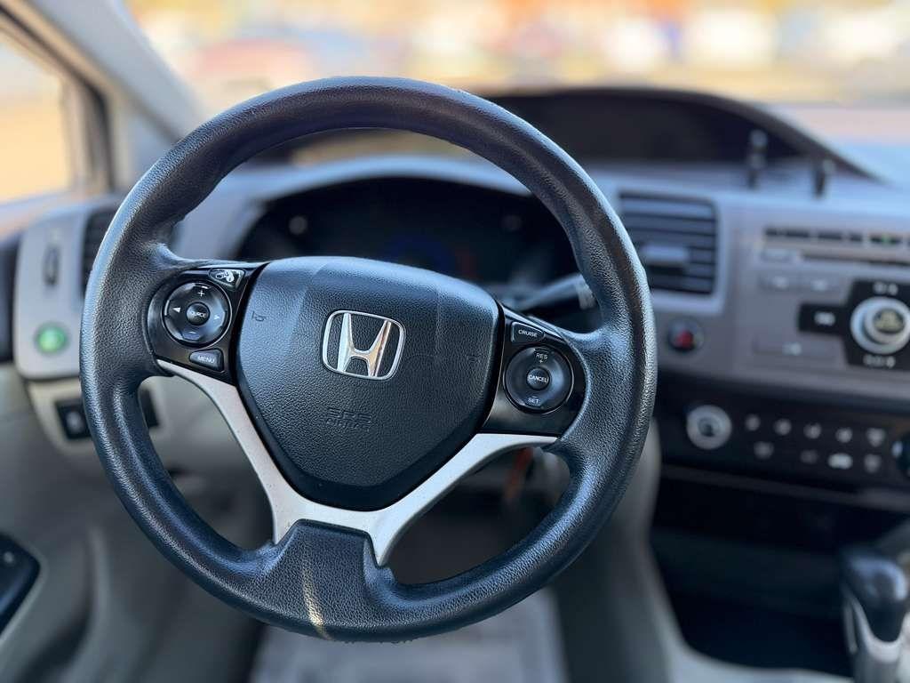Honda Civic LX Sedan 5-Speed AT 2012