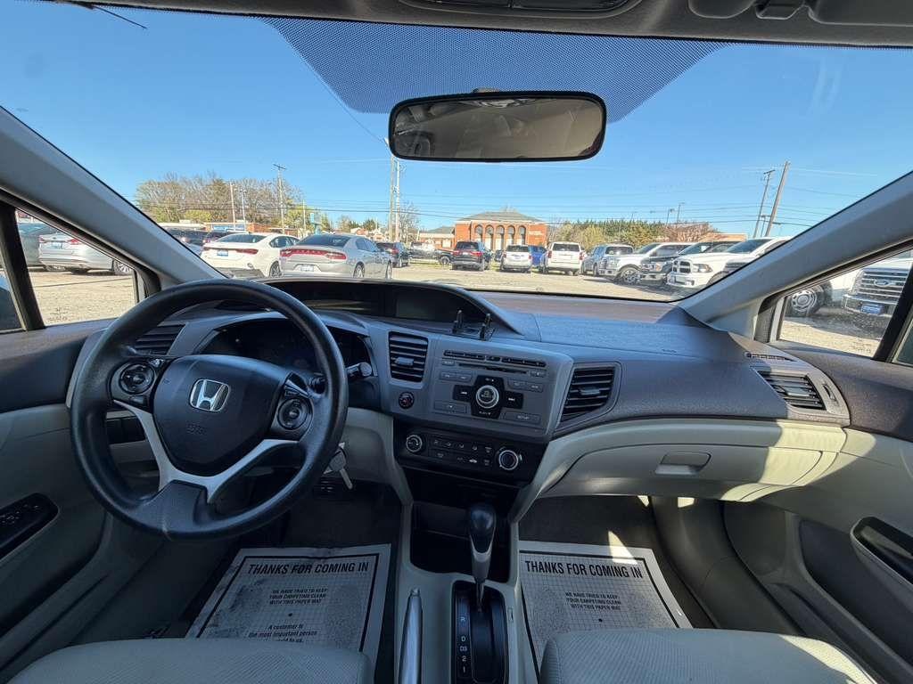 Honda Civic LX Sedan 5-Speed AT 2012