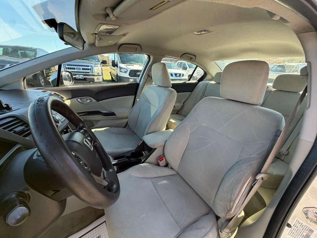 Honda Civic LX Sedan 5-Speed AT 2012