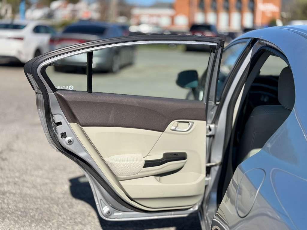 Honda Civic LX Sedan 5-Speed AT 2012