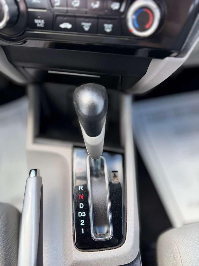 Honda Civic LX Sedan 5-Speed AT 2013