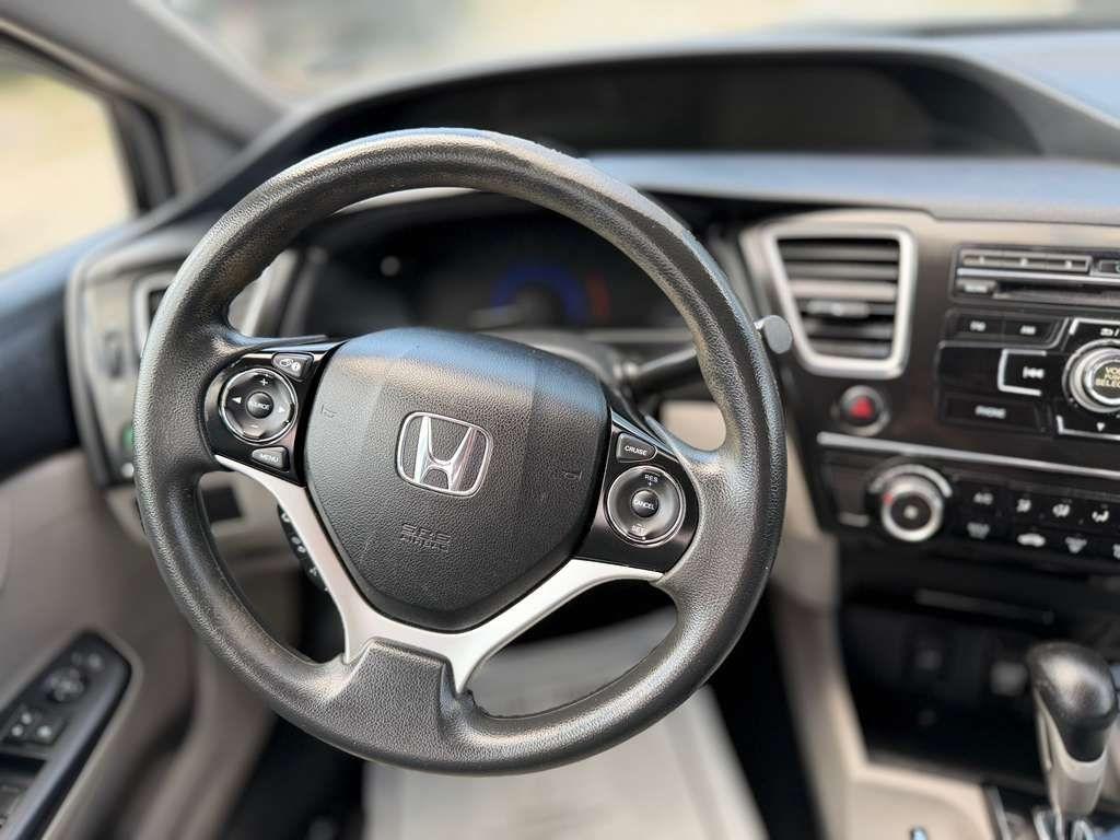 Honda Civic LX Sedan 5-Speed AT 2013