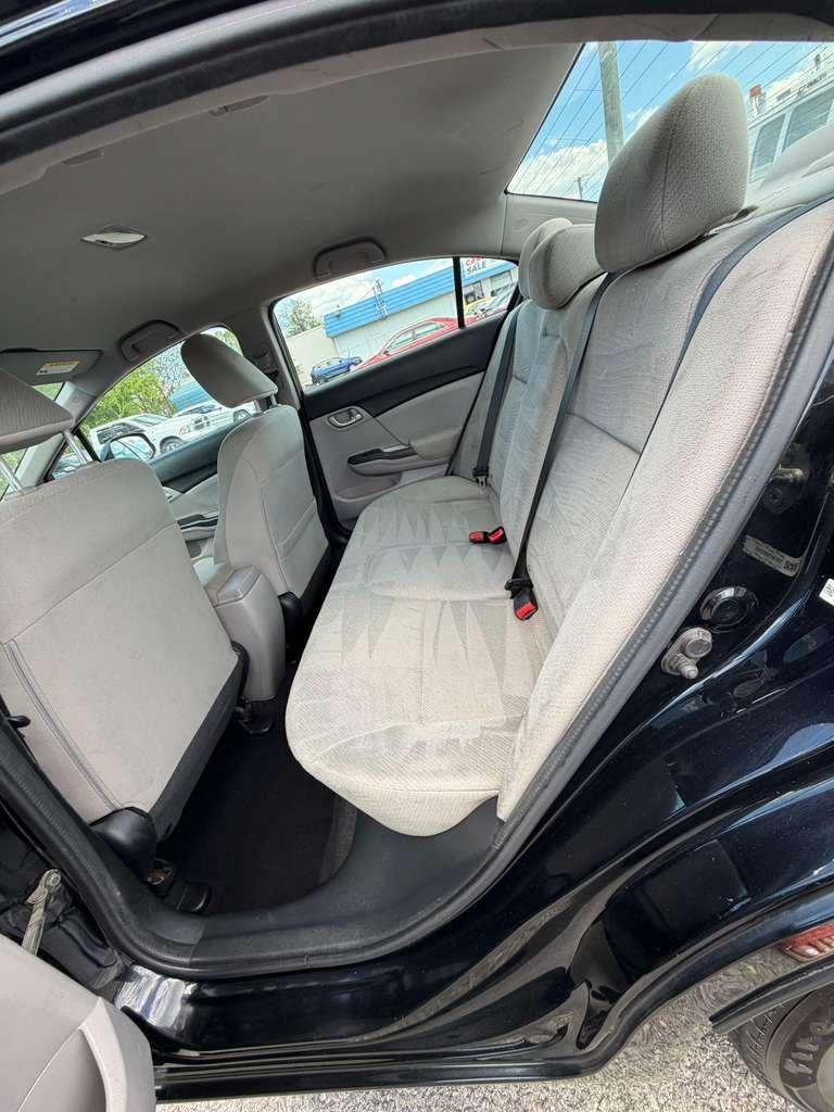 Honda Civic LX Sedan 5-Speed AT 2013