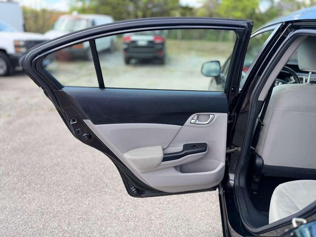 Honda Civic LX Sedan 5-Speed AT 2013