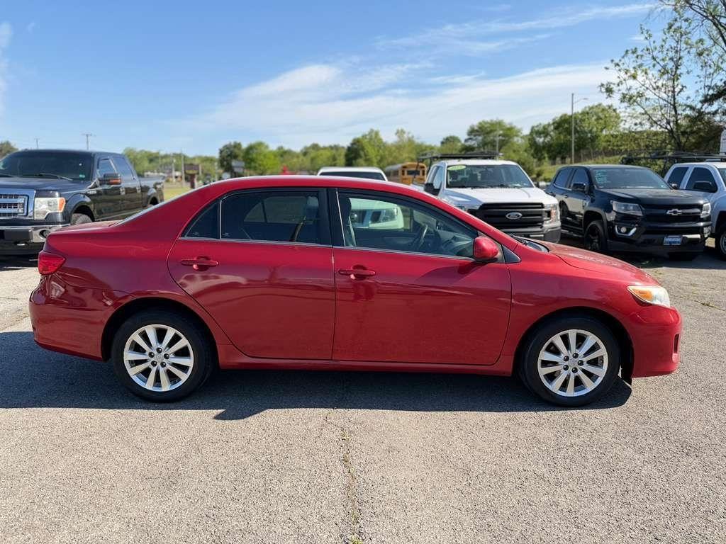 Toyota Corolla S 5-Speed MT 2013