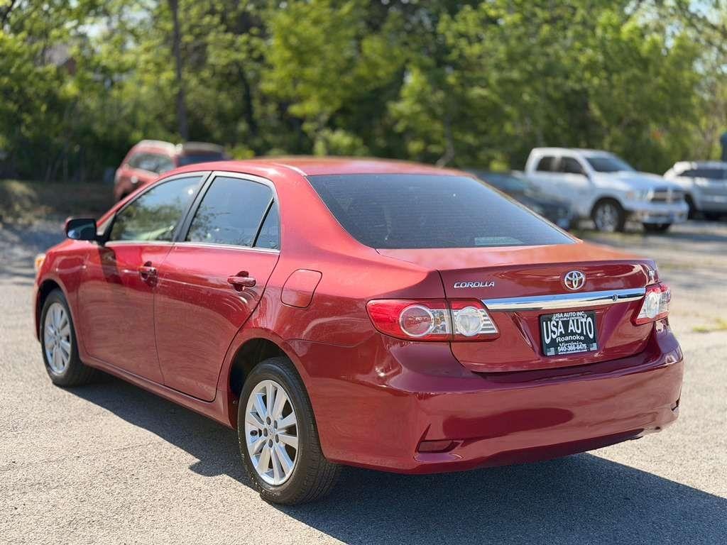 Toyota Corolla S 5-Speed MT 2013