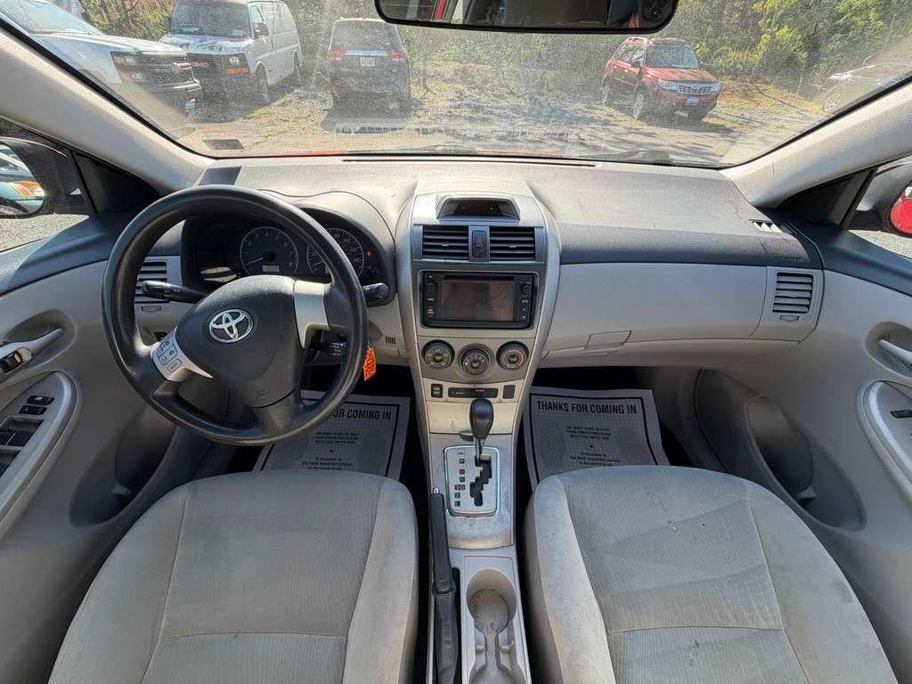 Toyota Corolla S 5-Speed MT 2013