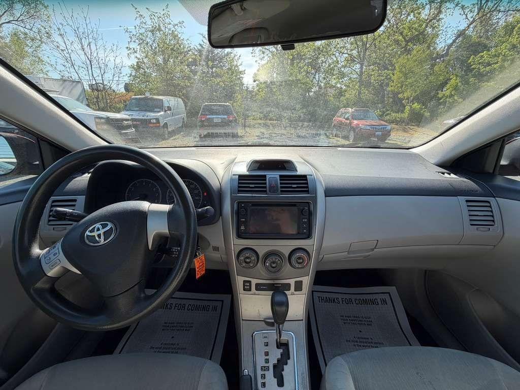 Toyota Corolla S 5-Speed MT 2013