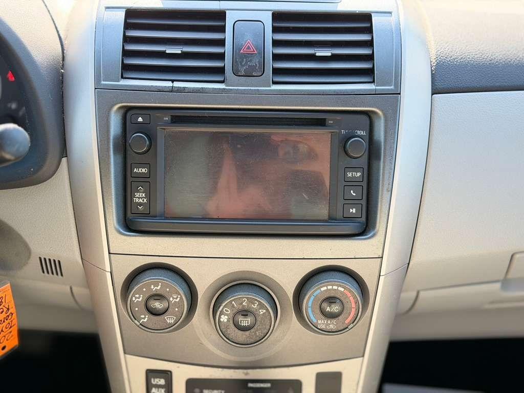 Toyota Corolla S 5-Speed MT 2013