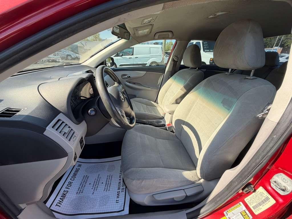 Toyota Corolla S 5-Speed MT 2013