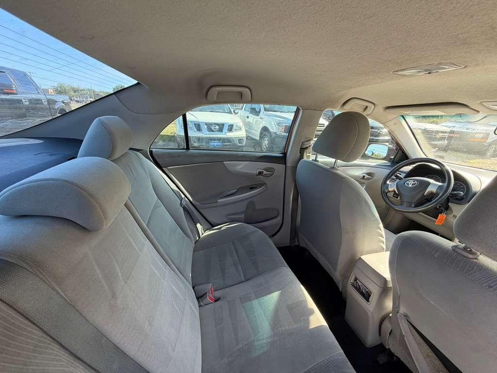 Toyota Corolla S 5-Speed MT 2013