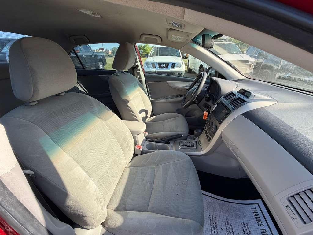 Toyota Corolla S 5-Speed MT 2013