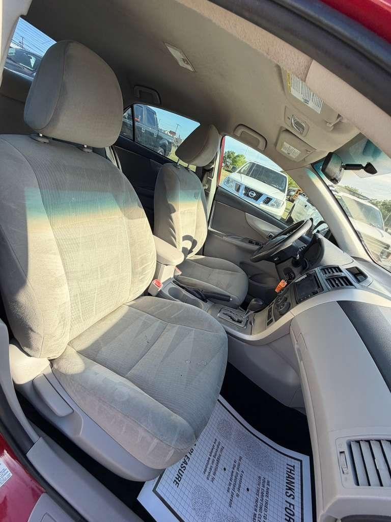 Toyota Corolla S 5-Speed MT 2013