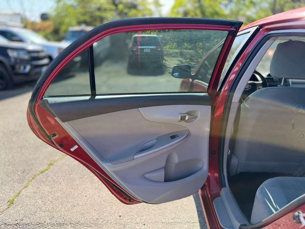 Toyota Corolla S 5-Speed MT 2013