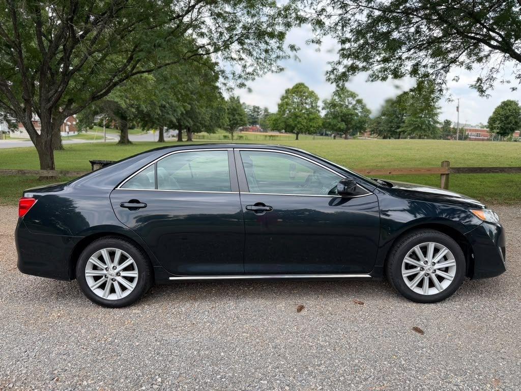 Toyota Camry SE 2012