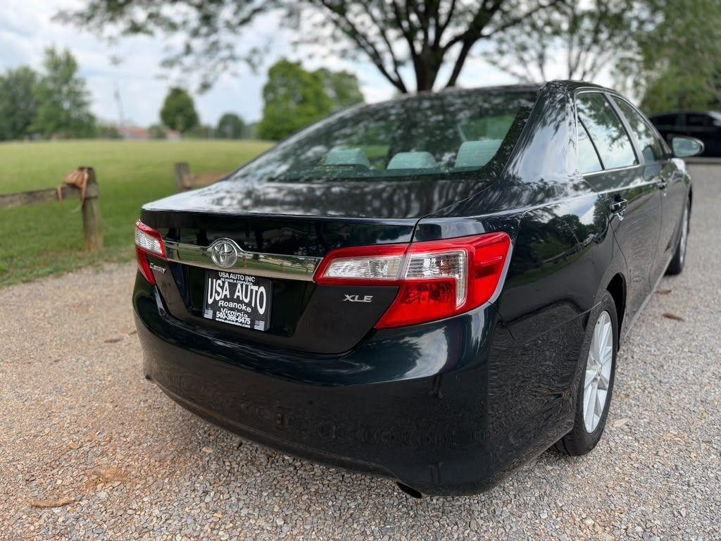 Toyota Camry SE 2012