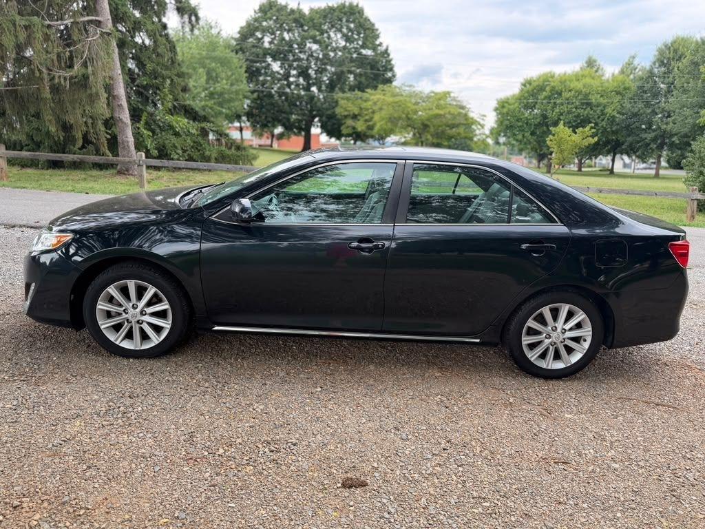 Toyota Camry SE 2012