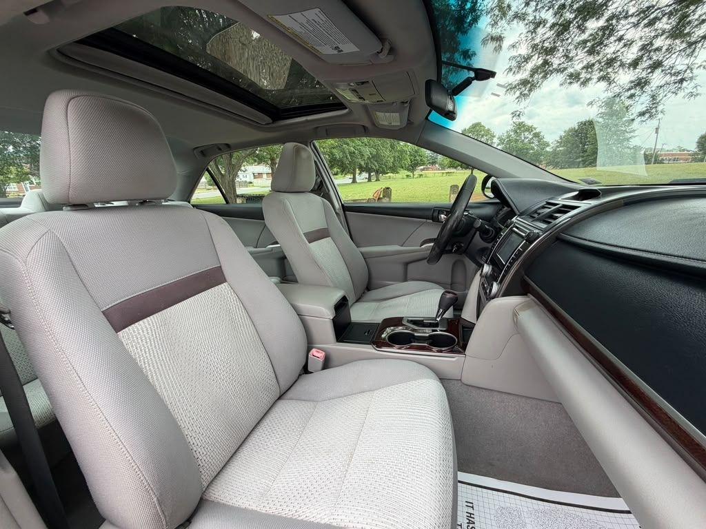 Toyota Camry SE 2012