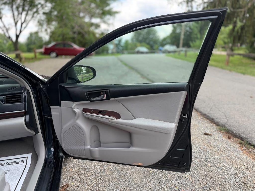 Toyota Camry SE 2012