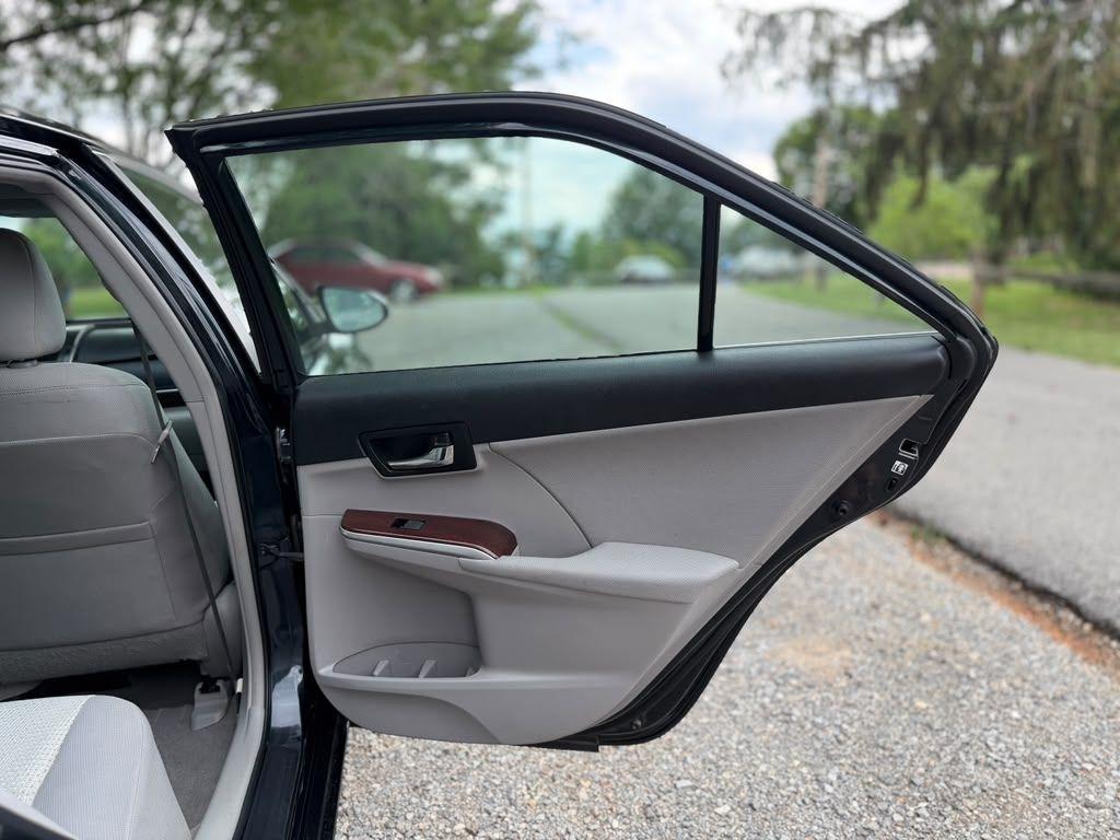 Toyota Camry SE 2012