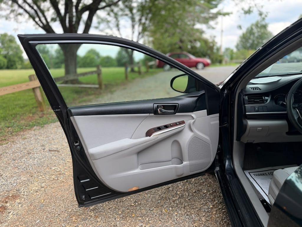 Toyota Camry SE 2012
