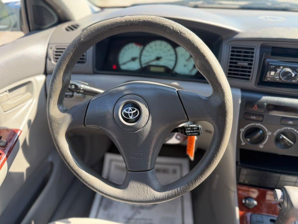 Toyota Corolla CE 2004
