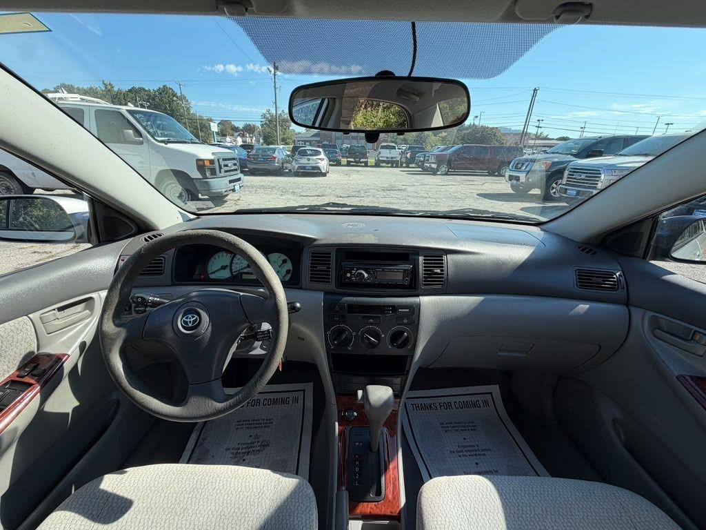 Toyota Corolla CE 2004