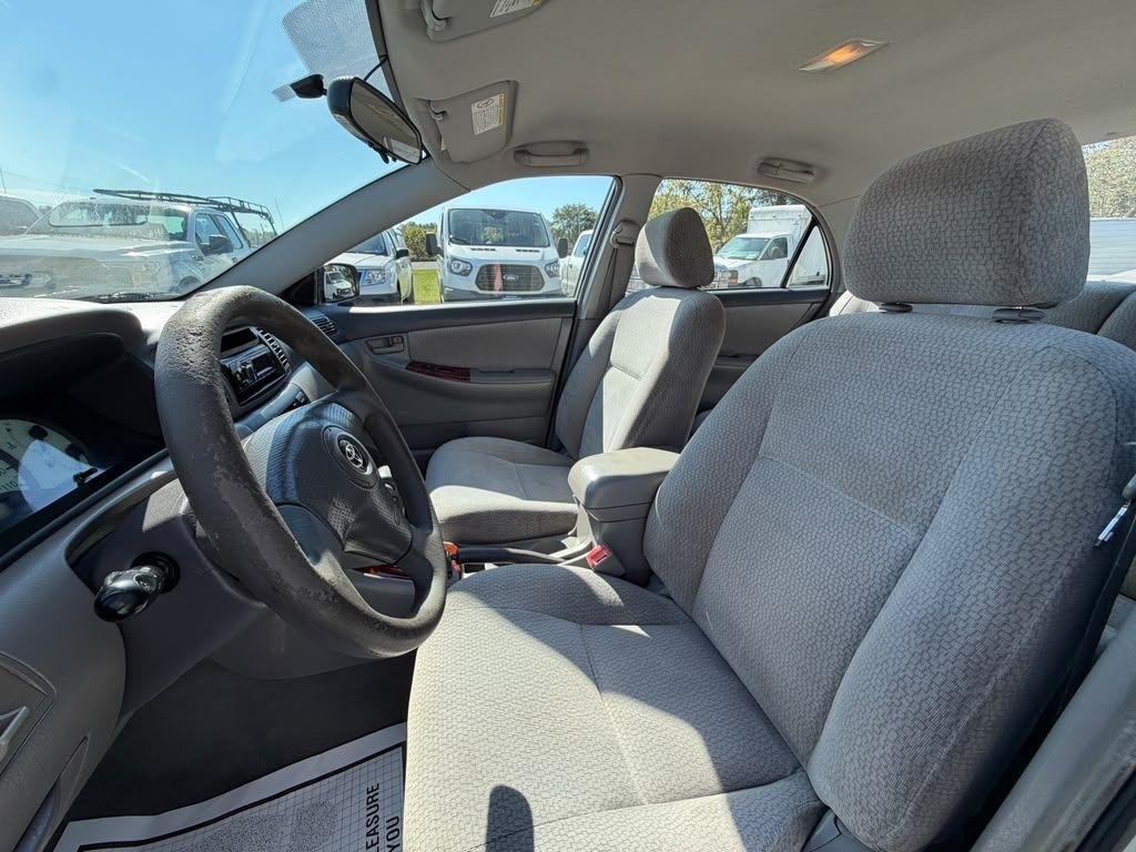 Toyota Corolla CE 2004