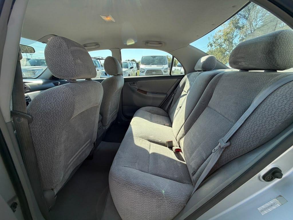 Toyota Corolla CE 2004