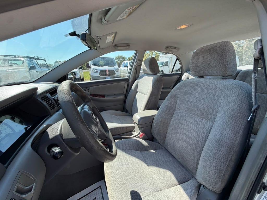 Toyota Corolla CE 2004