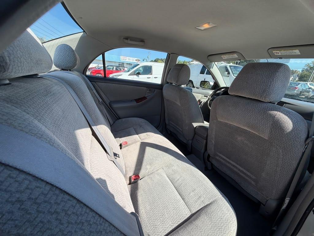 Toyota Corolla CE 2004