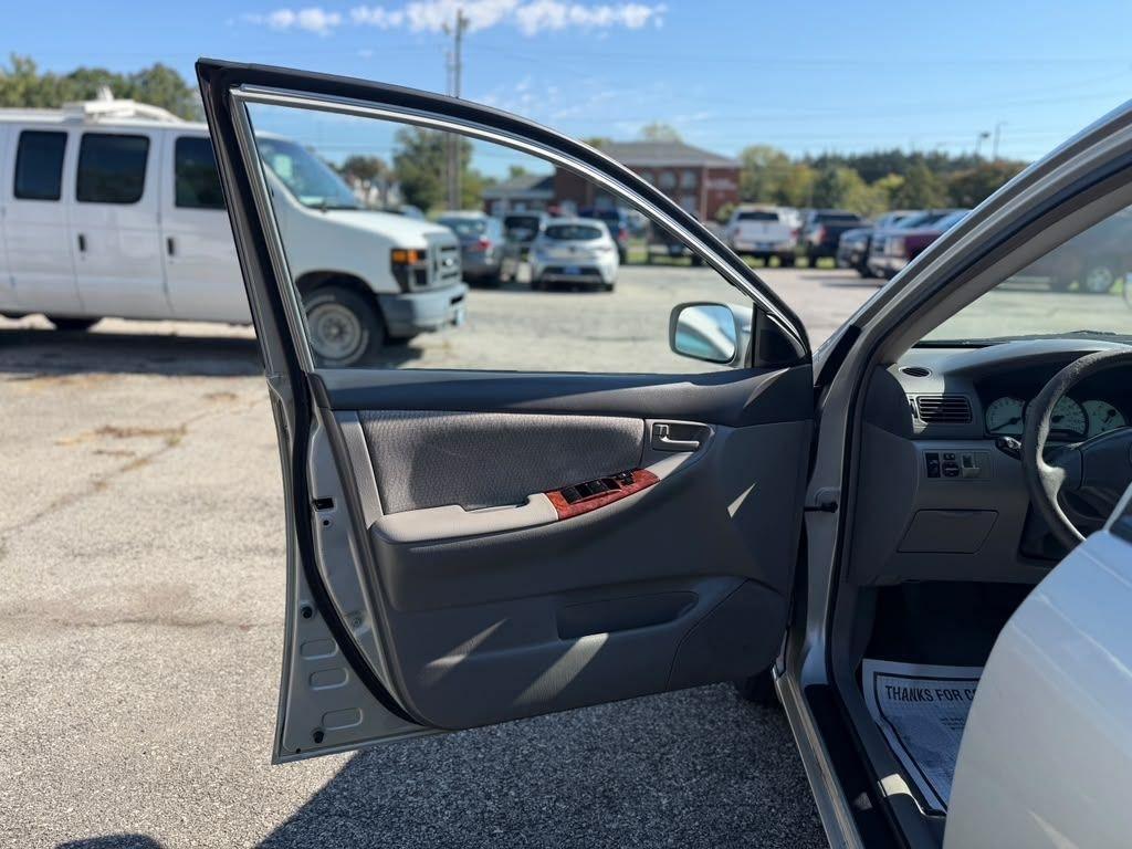 Toyota Corolla CE 2004