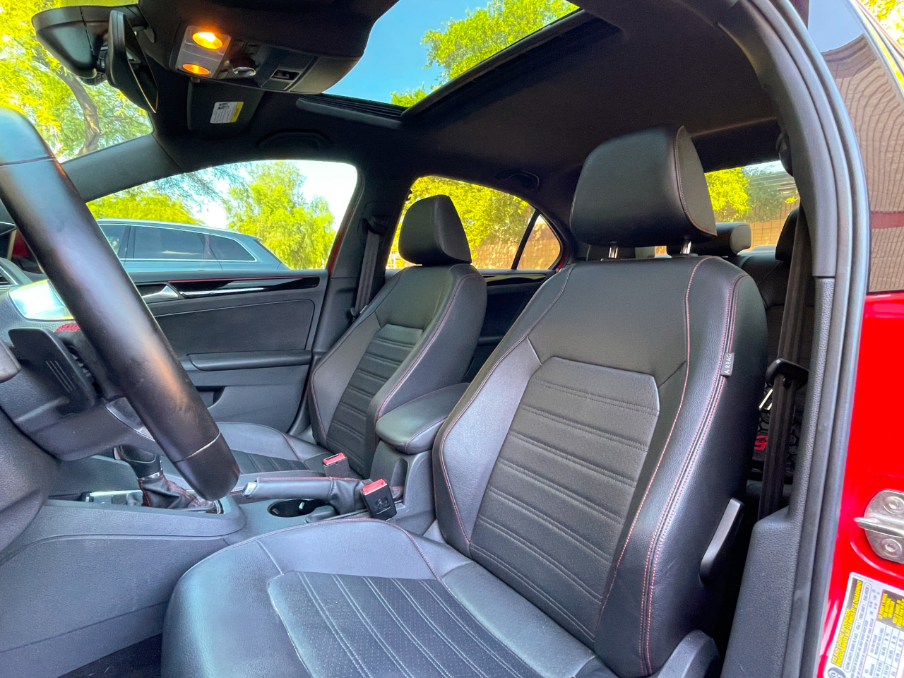 2017 Volkswagen Jetta 2.0T GLI photo 5
