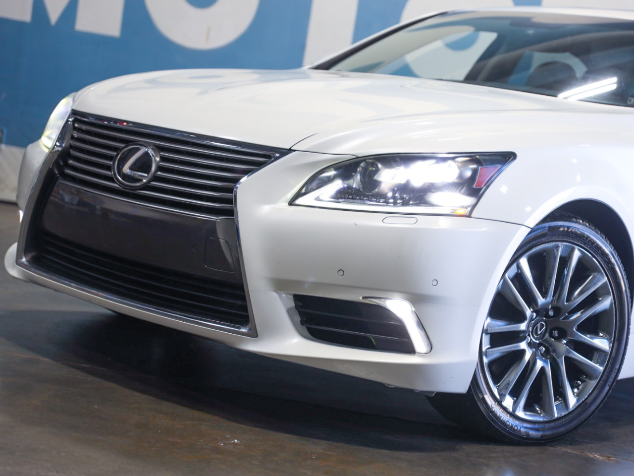 Lexus LS 460 L Luxury Sedan 2013