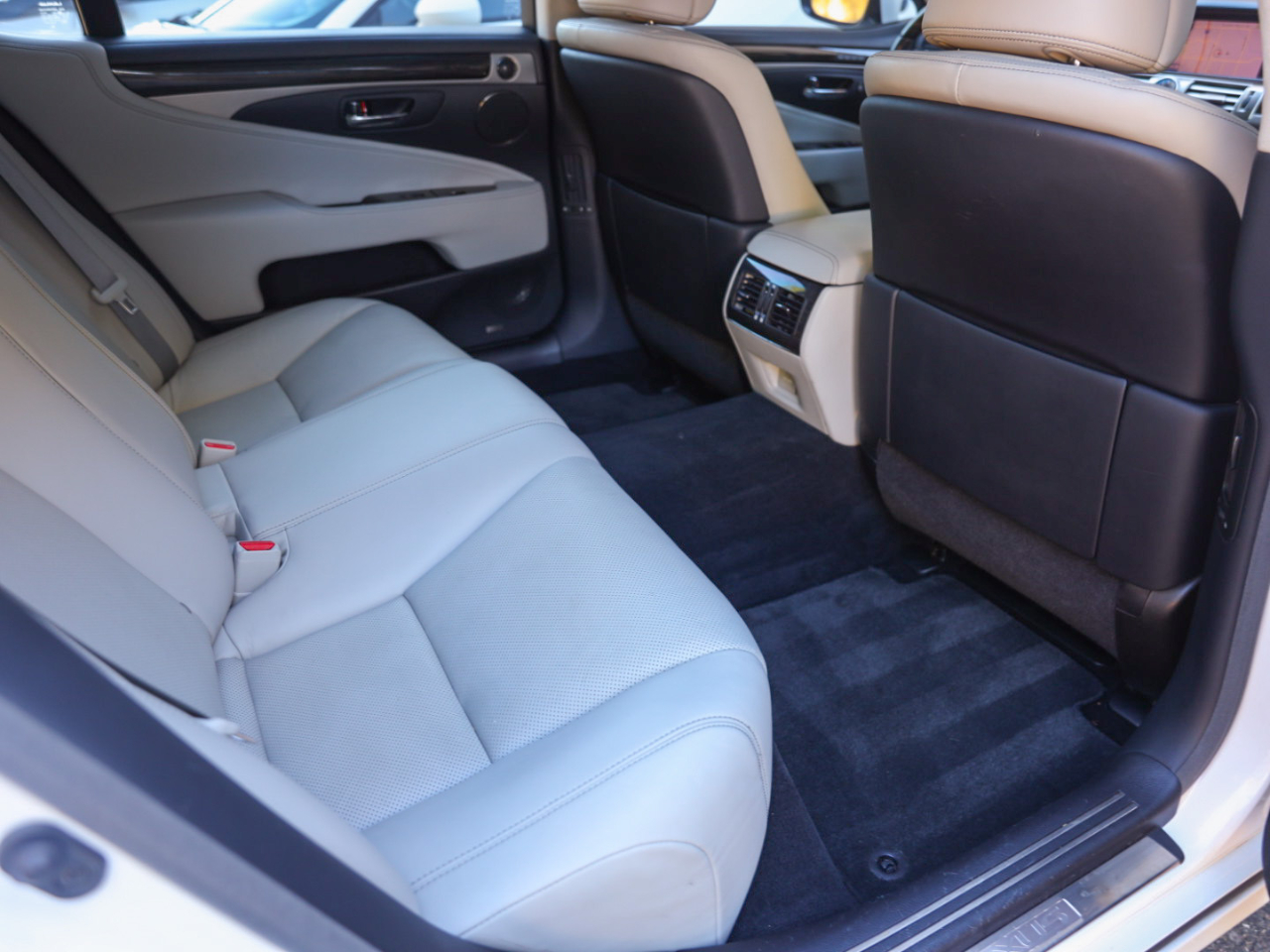 Lexus LS 460 L Luxury Sedan 2013