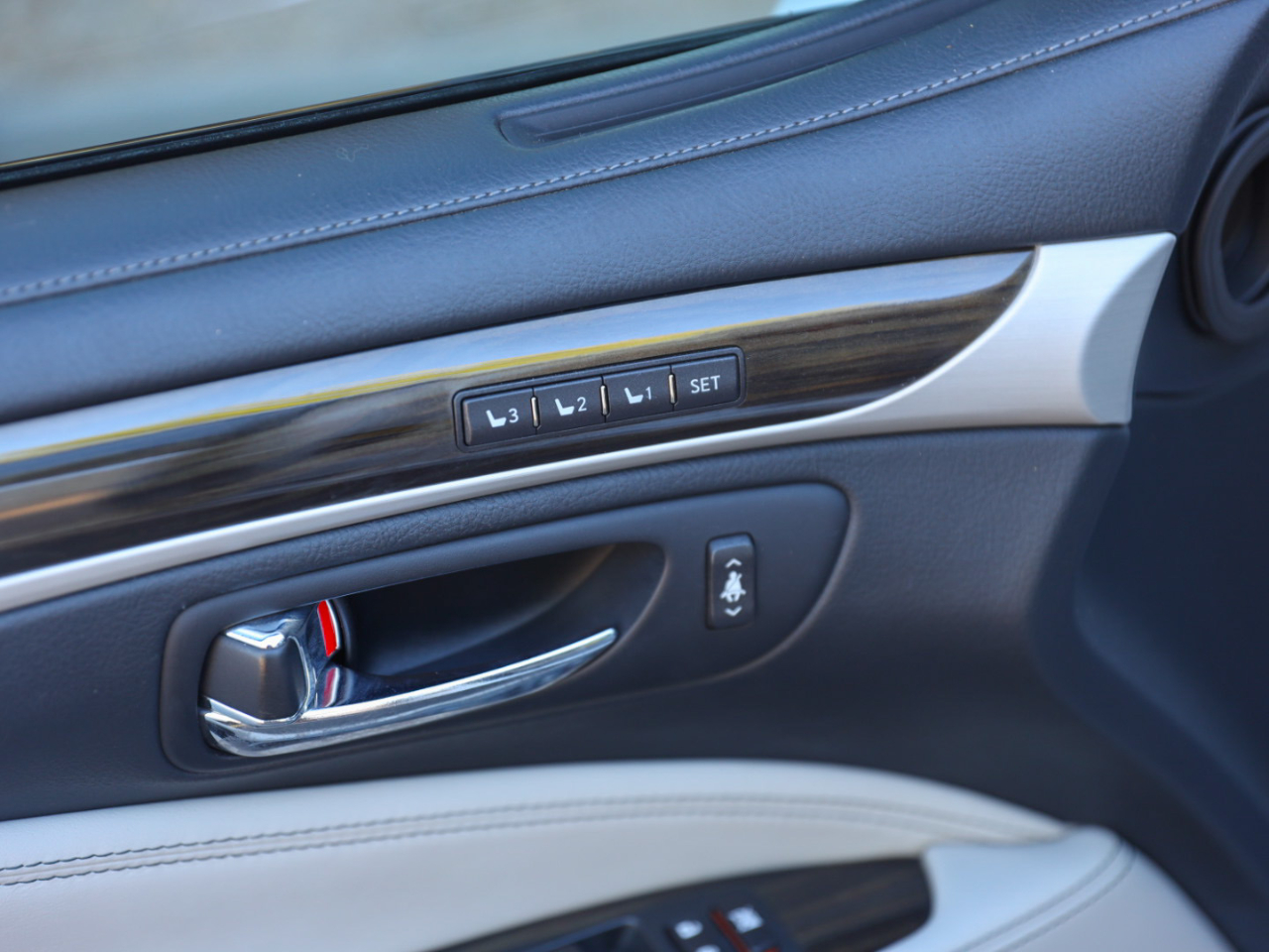 Lexus LS 460 L Luxury Sedan 2013