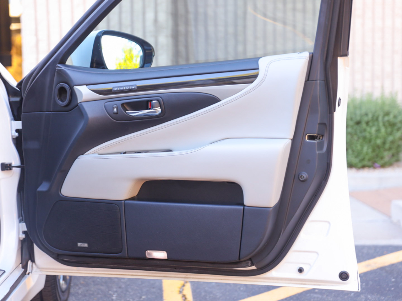 Lexus LS 460 L Luxury Sedan 2013