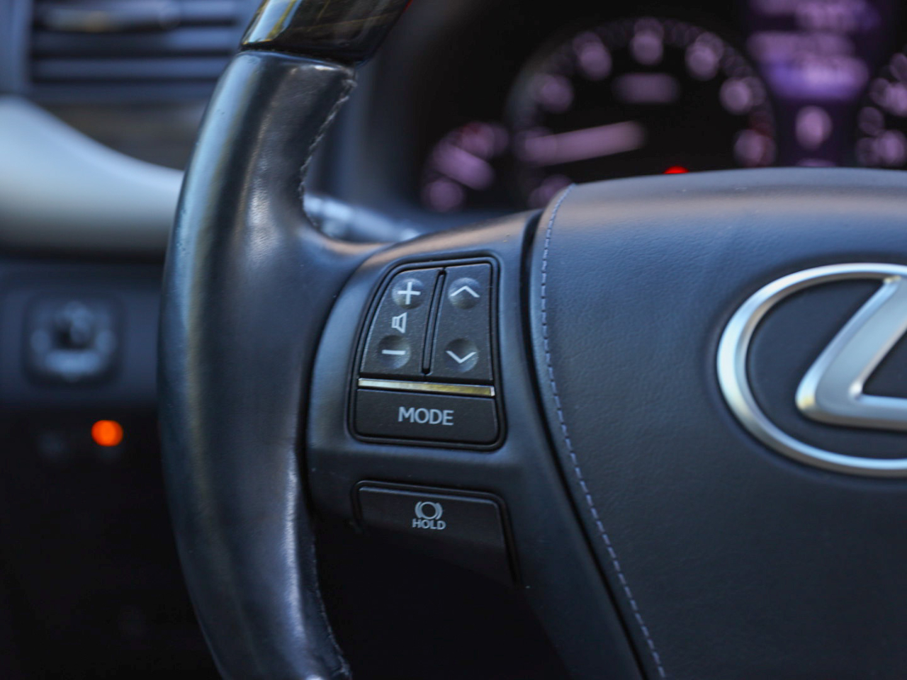 Lexus LS 460 L Luxury Sedan 2013