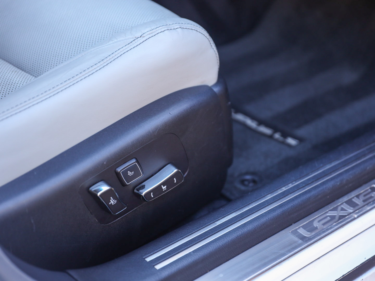 Lexus LS 460 L Luxury Sedan 2013