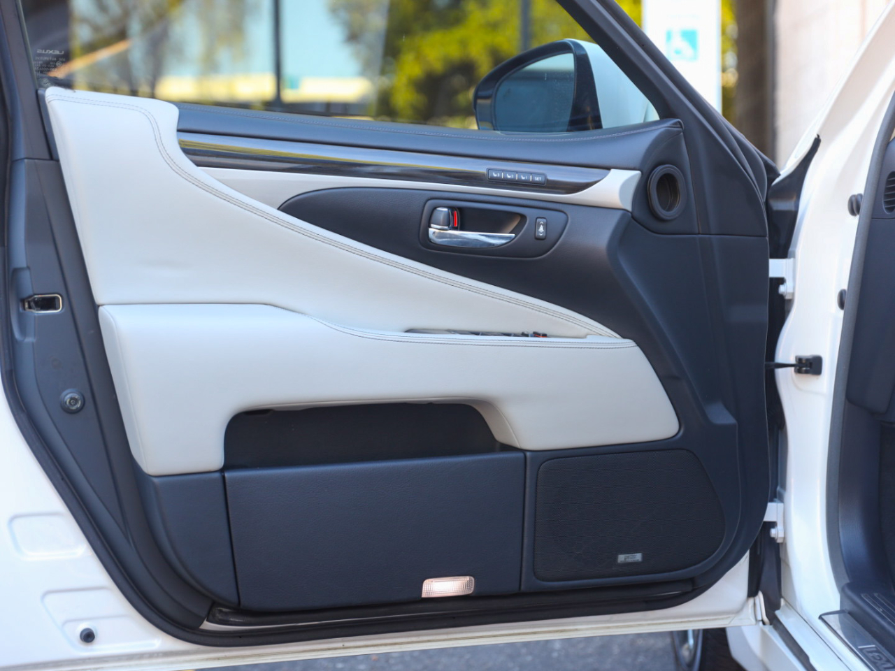 Lexus LS 460 L Luxury Sedan 2013