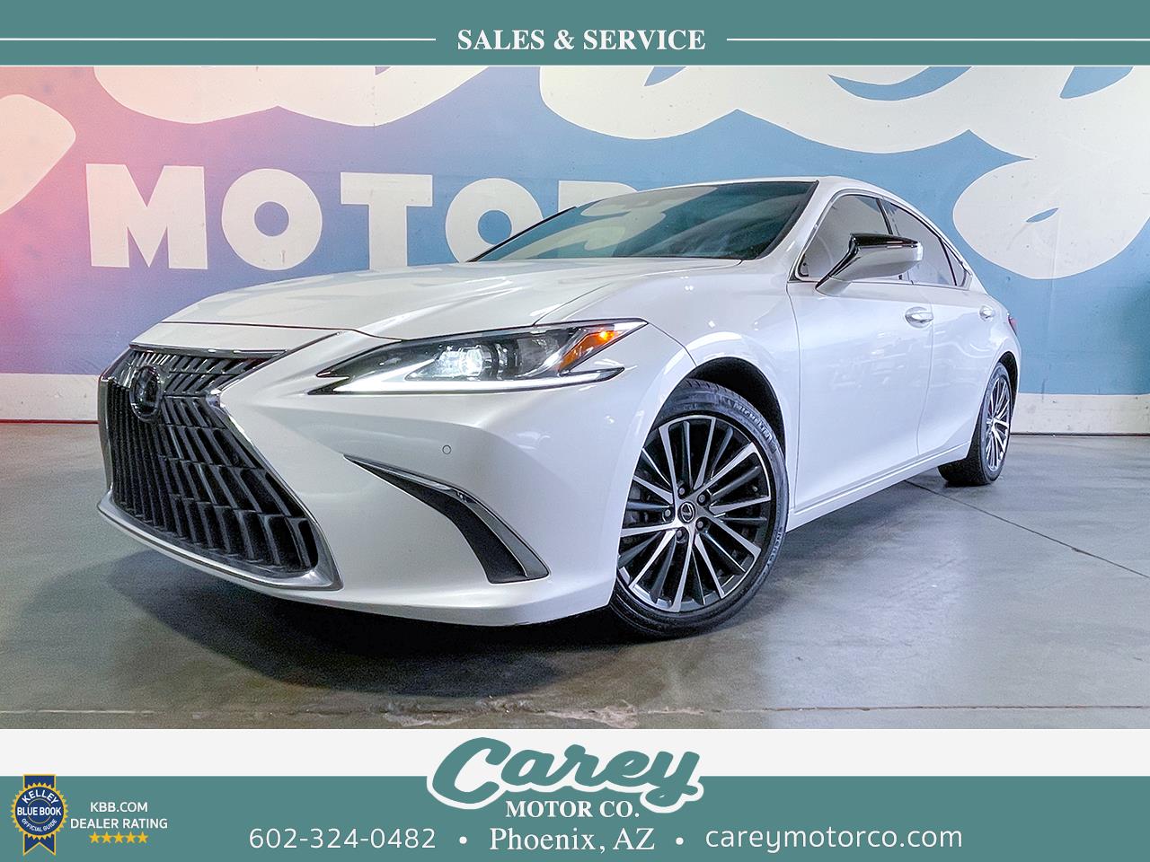 2024 Lexus ES Hybrid 300h's photo