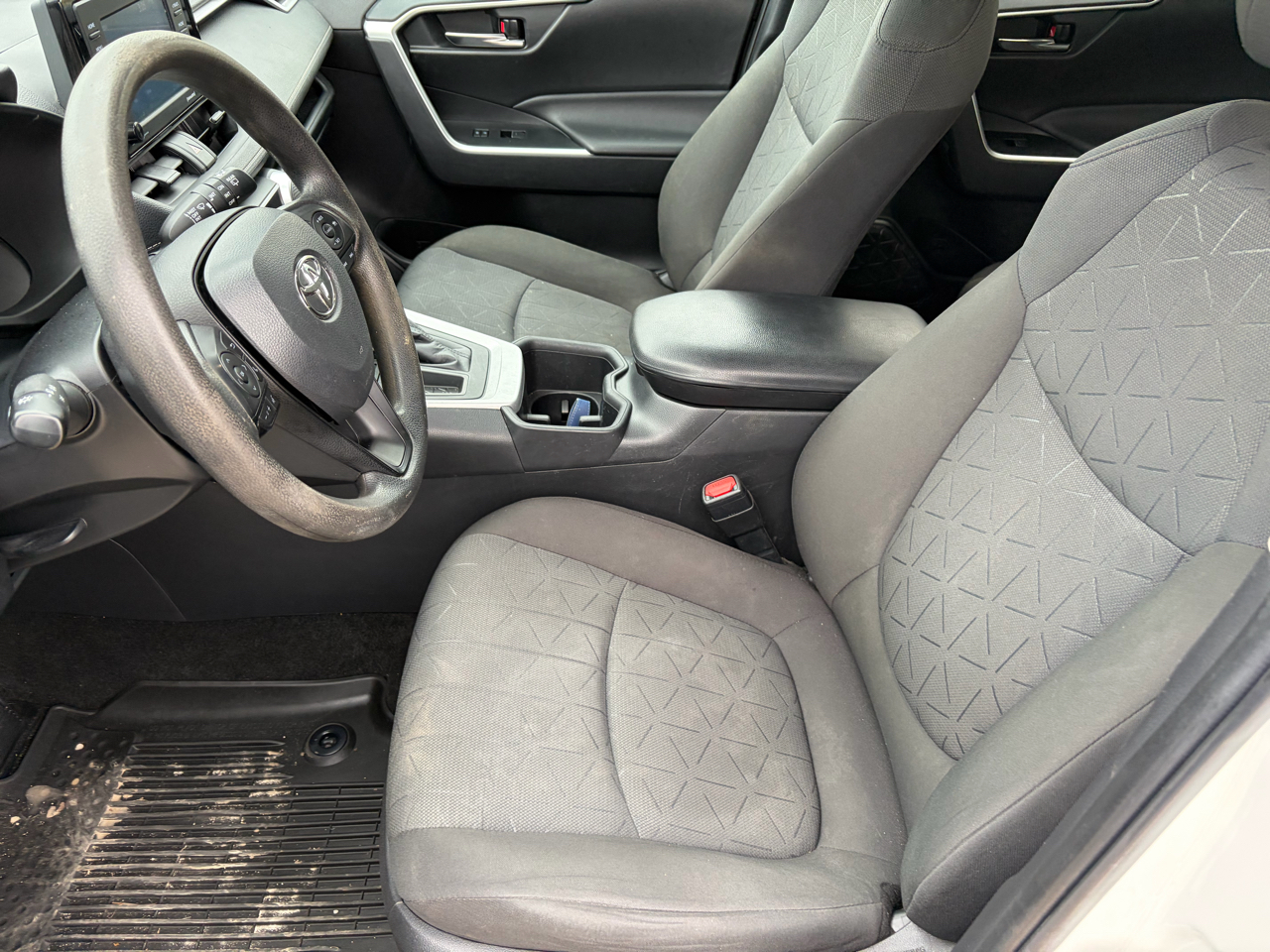 Toyota RAV4 XLE 2022