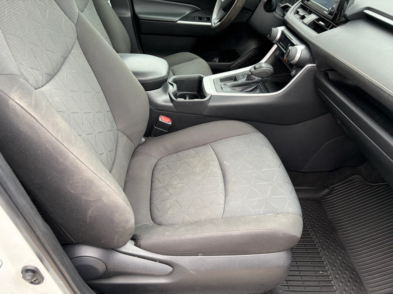 Toyota RAV4 XLE 2022